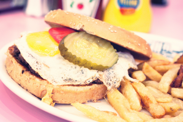 HD-DINER-LILLE-BACK-TO-THE-FIFTIES-BURGER-MILKSHAKE-RESTAUR.jpg